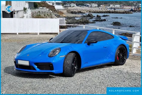 PORSCHE 911 CARRERA 4 GTS