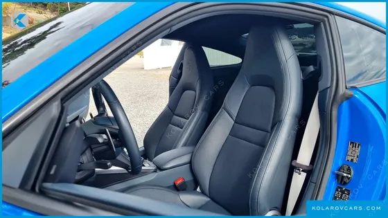 PORSCHE 911 CARRERA 4 GTS