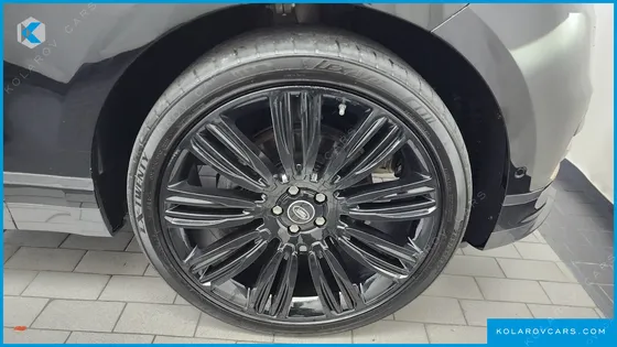 LAND ROVER RANGE ROVER VELAR 3.0 D300 R-DYNAMIC HSE