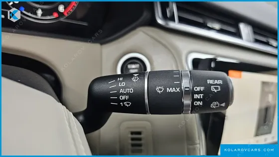LAND ROVER RANGE ROVER VELAR 3.0 D300 R-DYNAMIC HSE