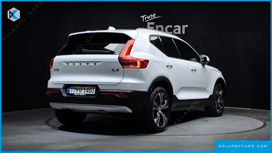VOLVO XC40 B4 INSCRIPTION