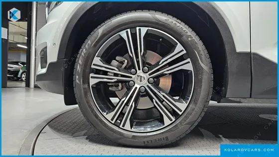 VOLVO XC40 B4 INSCRIPTION