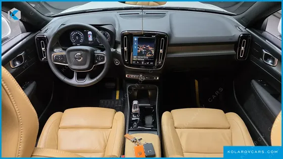VOLVO XC40 B4 INSCRIPTION