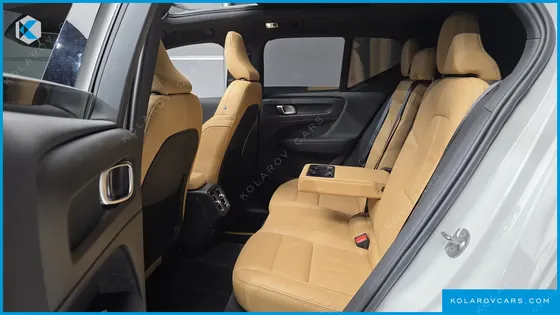 VOLVO XC40 B4 INSCRIPTION