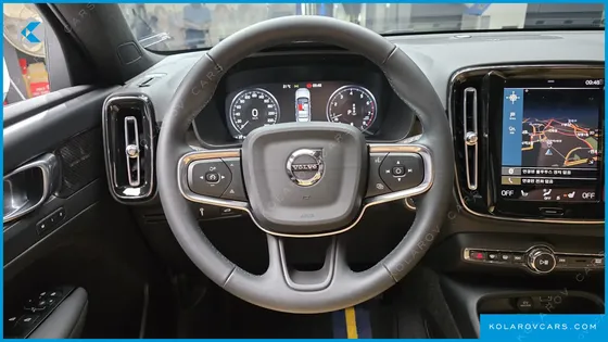 VOLVO XC40 B4 INSCRIPTION