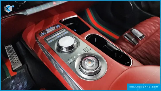 GENESIS GV70 2.5T GASOLINE 2WD