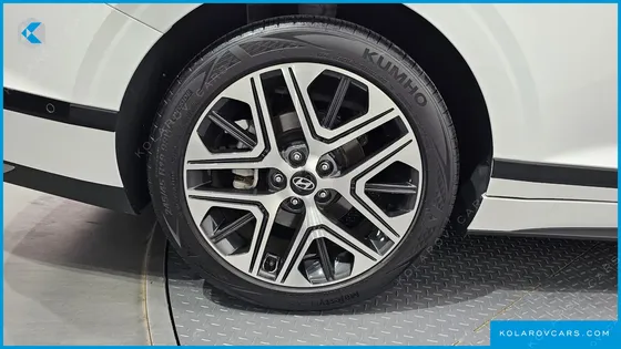 HYUNDAI GRANDEUR 2,5 GASOLINE 2WD