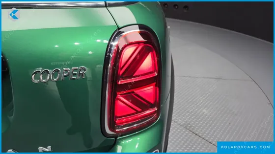 MINI COUNTRYMAN CLASSIC PLUS LAUNCH PACK