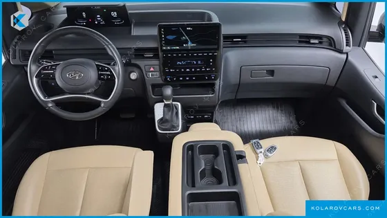 HYUNDAI STARIA TOURER 9-SEATER