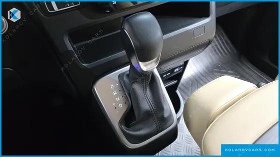 HYUNDAI STARIA TOURER 9-SEATER