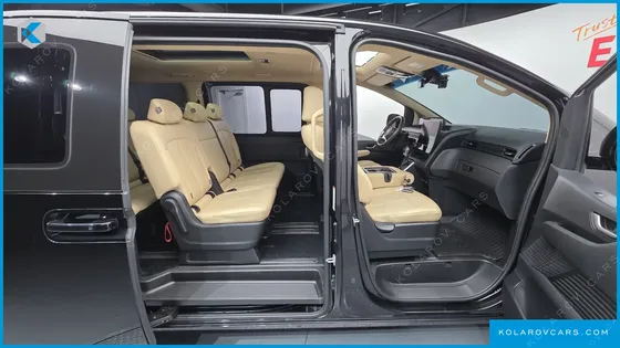 HYUNDAI STARIA TOURER 9-SEATER