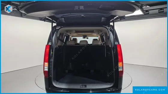 HYUNDAI STARIA TOURER 9-SEATER