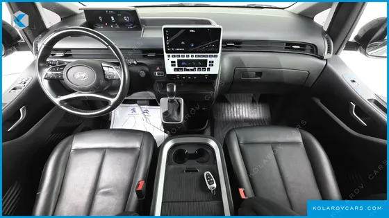 HYUNDAI STARIA CARGO 5-SEATER