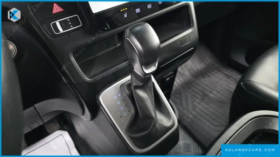 HYUNDAI STARIA CARGO 5-SEATER
