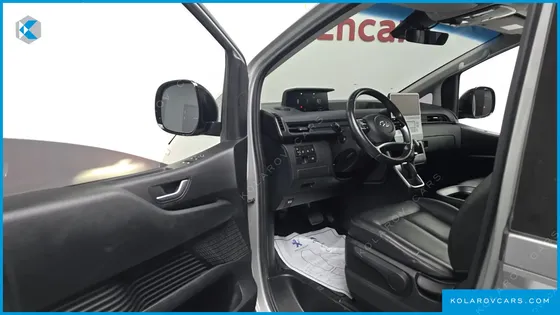 HYUNDAI STARIA CARGO 5-SEATER