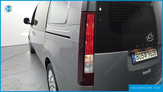 HYUNDAI STARIA CARGO 5-SEATER