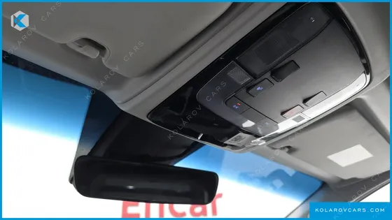 HYUNDAI STARIA CARGO 5-SEATER
