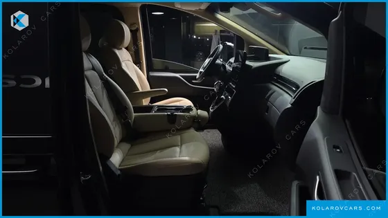 HYUNDAI STARIA TOURER 9-SEATER
