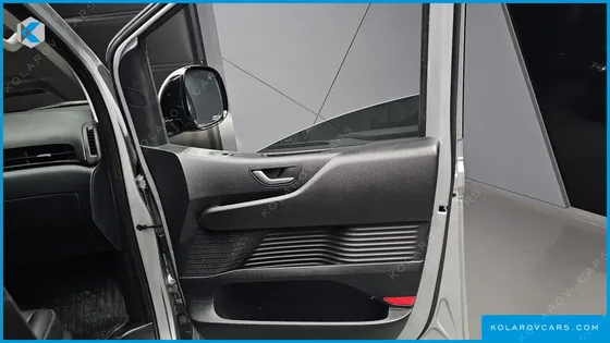 HYUNDAI STARIA CARGO 5-SEATER