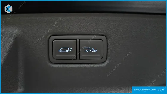 HYUNDAI STARIA LOUNGE 7-SEATER