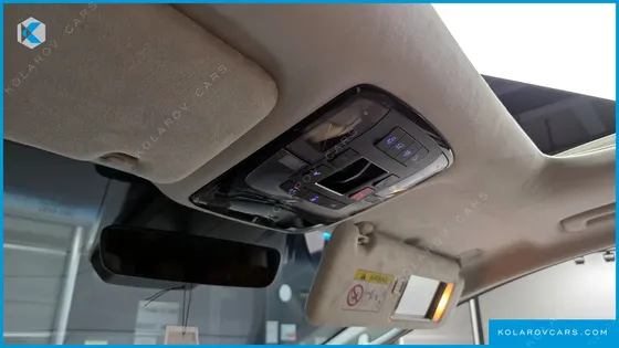 HYUNDAI STARIA 4WD LOUNGE 7-SEATER