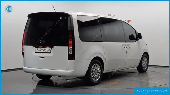 HYUNDAI STARIA TOURER 11-SEATER