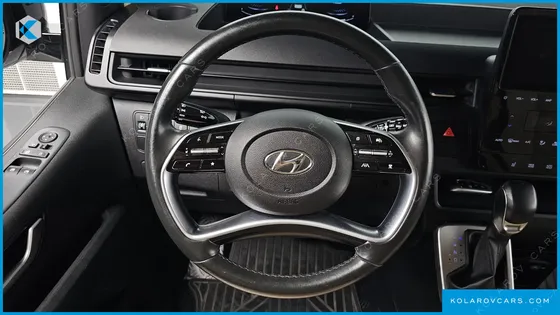 HYUNDAI STARIA TOURER 11-SEATER