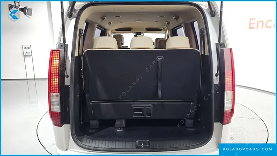 HYUNDAI STARIA TOURER 11-SEATER