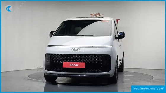 HYUNDAI STARIA 4WD LOUNGE 7-SEATER