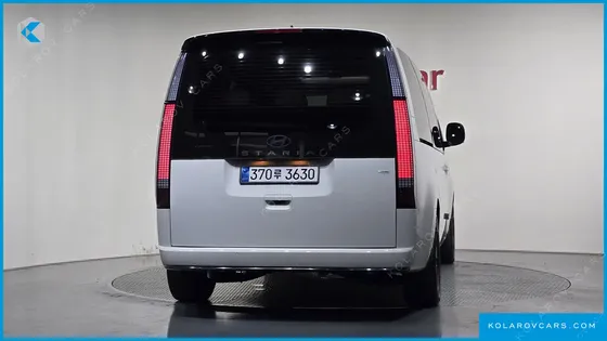 HYUNDAI STARIA 4WD LOUNGE 7-SEATER