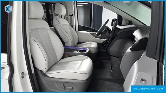 HYUNDAI STARIA 4WD LOUNGE 7-SEATER