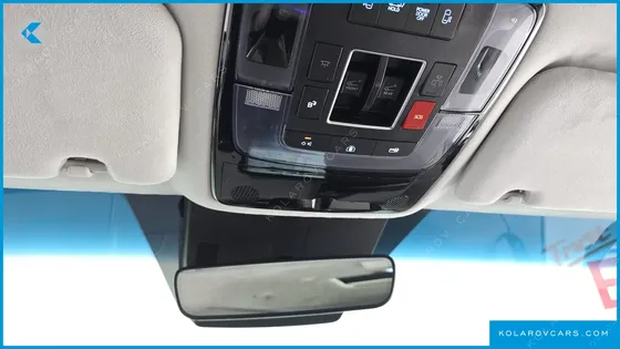 HYUNDAI STARIA 4WD LOUNGE 7-SEATER
