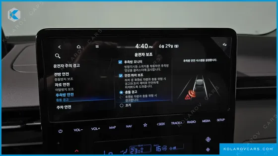 HYUNDAI STARIA 4WD LOUNGE 7-SEATER