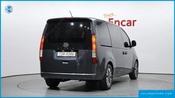 HYUNDAI STARIA TOURER 11-SEATER
