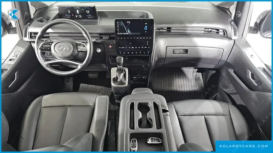HYUNDAI STARIA TOURER 11-SEATER
