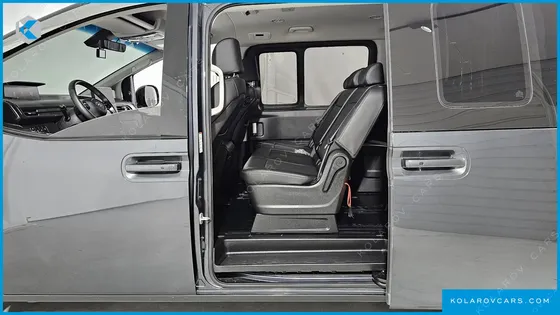 HYUNDAI STARIA TOURER 11-SEATER