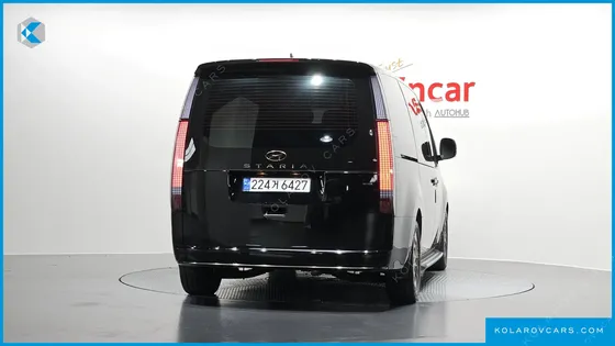 HYUNDAI STARIA 4WD LOUNGE 7-SEATER