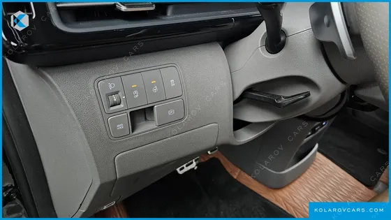 HYUNDAI STARIA 4WD LOUNGE 7-SEATER