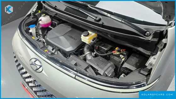HYUNDAI STARIA 4WD LOUNGE 7-SEATER