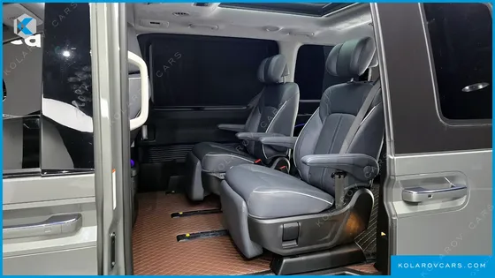 HYUNDAI STARIA 4WD LOUNGE 7-SEATER