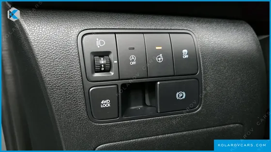 HYUNDAI STARIA 4WD LOUNGE 7-SEATER