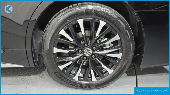 TOYOTA ALPHARD 2.5 HEV EXECUTIVE AWD