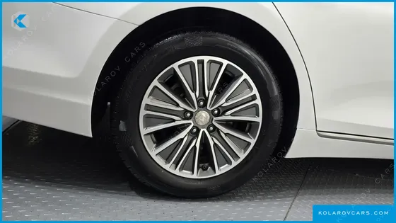 HYUNDAI GRANDEUR EXCLUSIVE