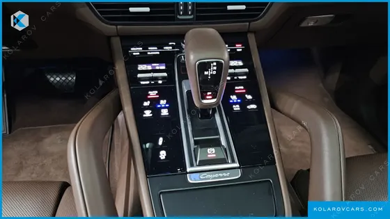 PORSCHE CAYENNE 3.0 PLATINUM EDITION