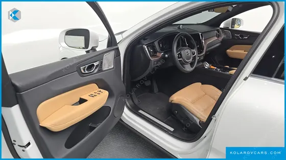 VOLVO XC60 B6 INSCIRTION