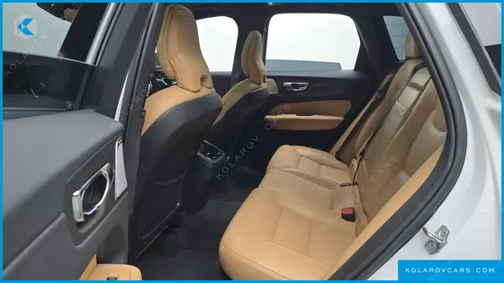 VOLVO XC60 B6 INSCIRTION