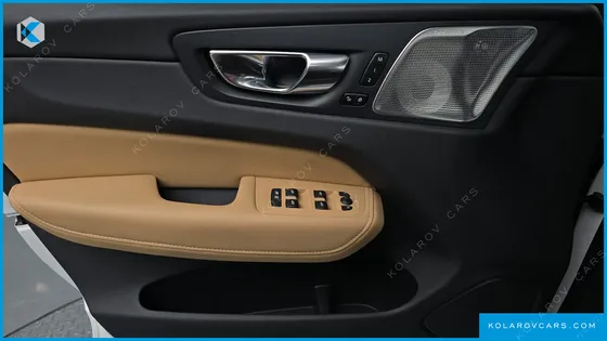 VOLVO XC60 B6 INSCIRTION