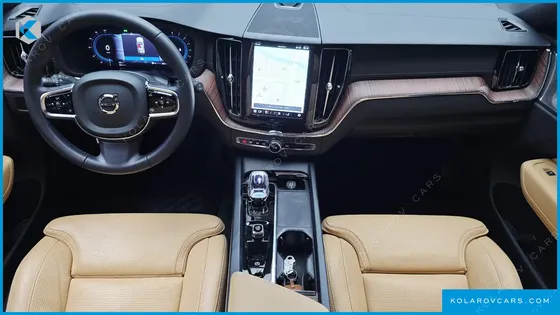 VOLVO XC60 B5 ULTRA BRIGHT