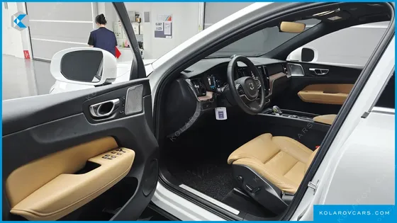 VOLVO XC60 B5 ULTRA BRIGHT