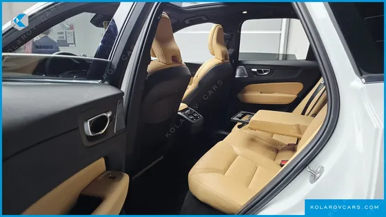 VOLVO XC60 B5 ULTRA BRIGHT